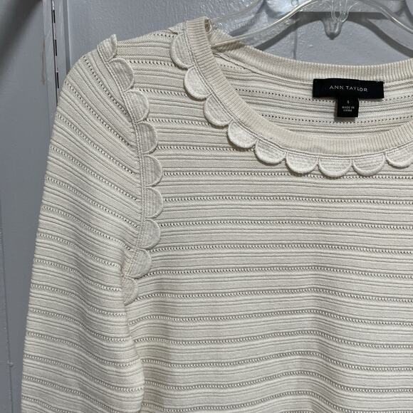 Coquette Ann Taylor Silk Blend Scalloped Knit Sweater Size Small Beige Textured - Picture 4 of 6